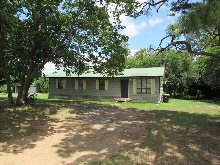 Photo 1 of 14 — 625 E Main, Byars, OK 74831