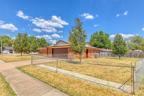 Photo of 701 Grill Avenue, Norman, OK 73071 (MLS # 1248284)