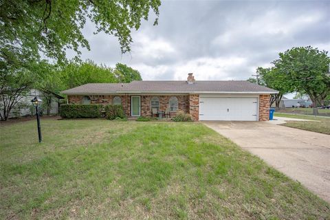 Photo of 302 NW 1st Street, Tuttle, OK 73089 (MLS # 1223815)