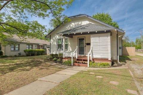 Photo of 614 N University Boulevard, Norman, OK 73069 (MLS # 1225326)