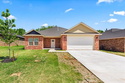 Photo of 213 E Abbott Lane, Mustang, OK 73064 (MLS # 1229006)