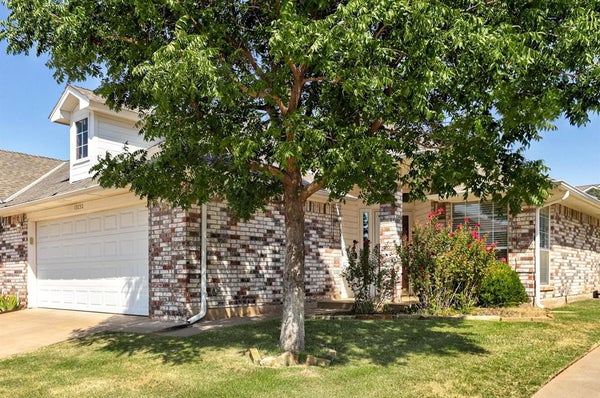 13232 SIGNATURE CIR, OKLAHOMA CITY, OK 73142 - Image e5d8db2429f9ea5d4d289517b136f693/1086116830