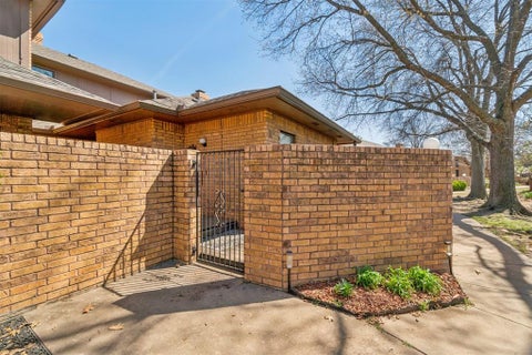 Photo of 1899 Saddleback Boulevard #15, Norman, OK 73072 (MLS # 1234353)