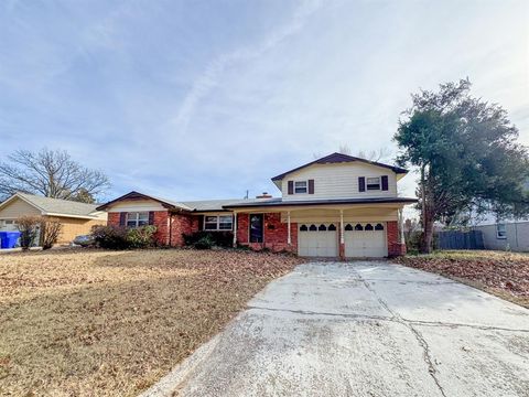 Photo of 1338 Sycamore Street, Norman, OK 73072 (MLS # 1205324)