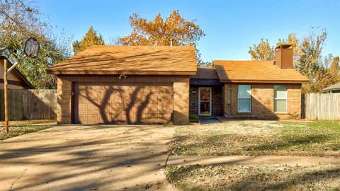Photo of 841 N Robinson Avenue, Oklahoma City, OK 73170 (MLS # 1245081)