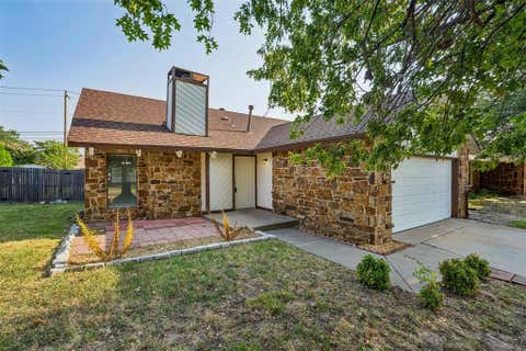 Photo of 217 Cypress Drive, Oklahoma City, OK 73170 (MLS # 1244013)
