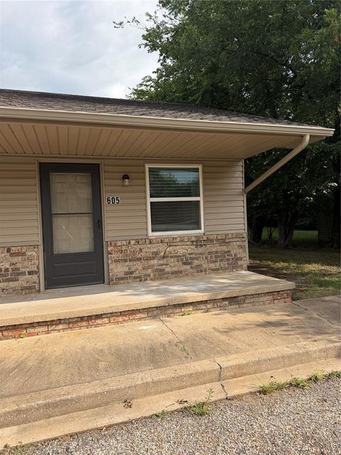 Photo of 605 E Eufaula Street, Norman, OK 73071 (MLS # 1234880)