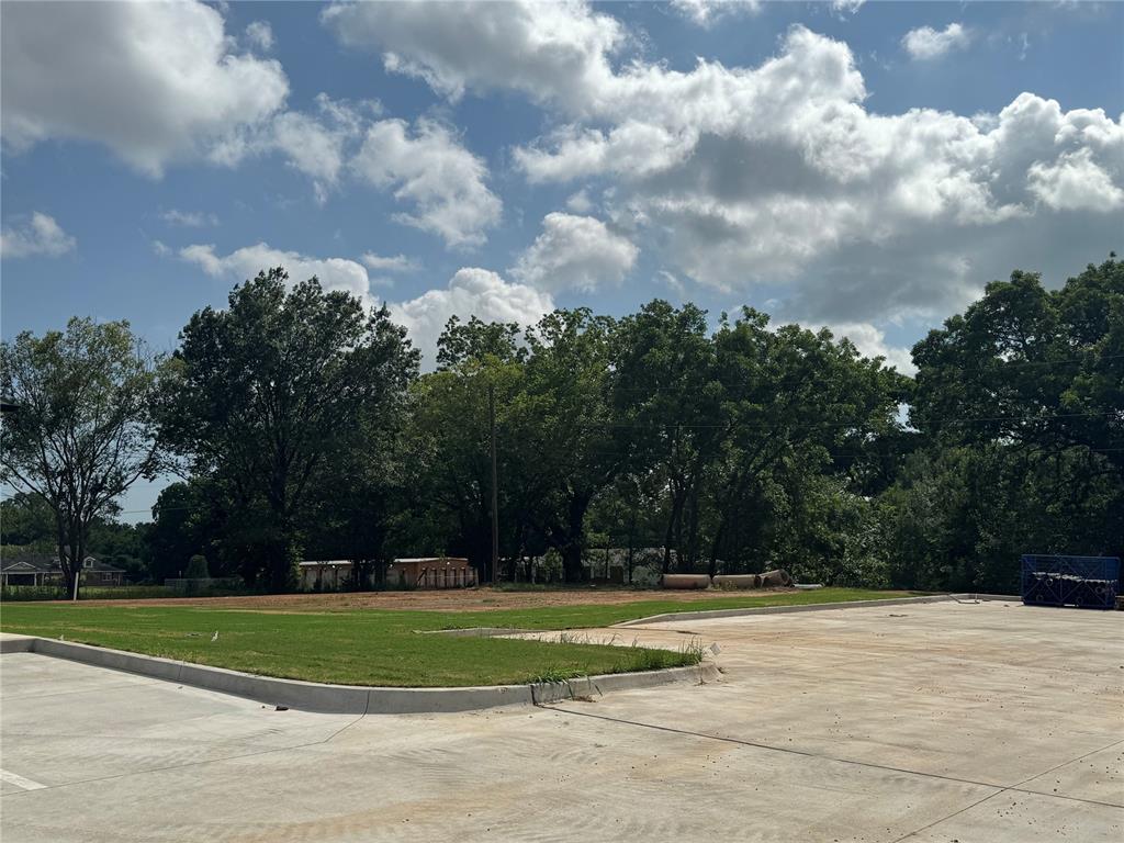 Photo 1 of 4 — 4220 N Harrison Avenue, Shawnee, OK 74804