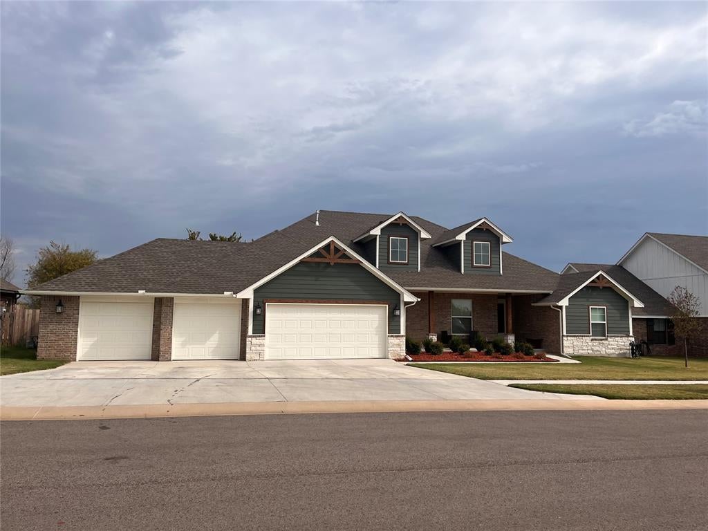 Photo 1 of 43 — 4528 Baldwin Avenue, Moore, OK 73160