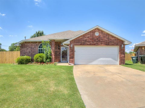Photo of 1600 Hazelwood Drive, Norman, OK 73071 (MLS # 1232139)