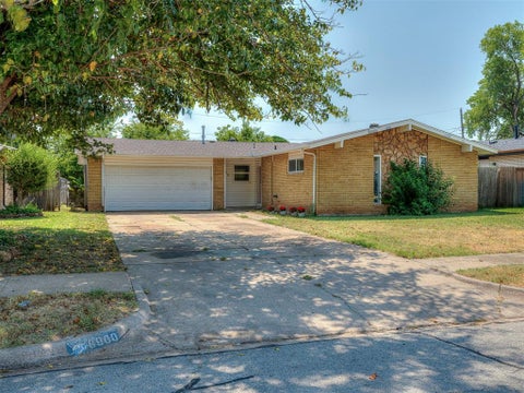 Photo of 8900 S Hillcrest Drive, Oklahoma City, OK 73159 (MLS # 1249356)