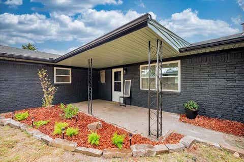Photo of 329131 E Lincoln Street, Harrah, OK 73045 (MLS # 1246124)