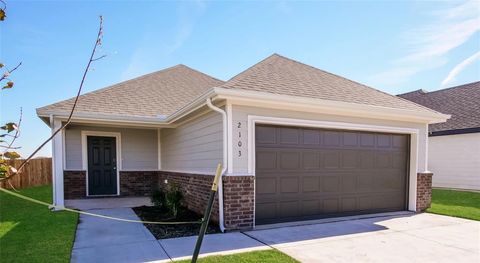 Photo of 2103 Crimson Lake Boulevard, El Reno, OK 73036 (MLS # 1211439)
