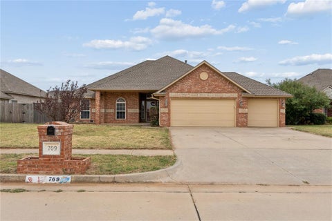Photo of 709 N White Tail Way, Mustang, OK 73064 (MLS # 1251783)
