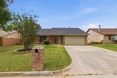 Photo of 11632 SW 7th Street, Yukon, OK 73099 (MLS # 1229725)