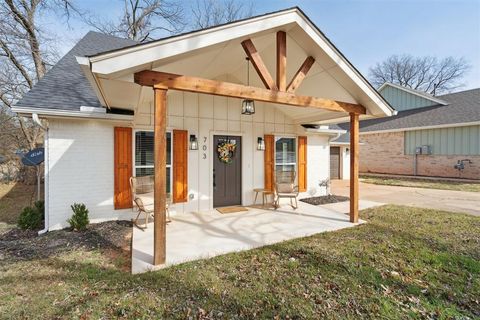 Photo of 703 Rolling Meadow Drive, Noble, OK 73068 (MLS # 1215752)