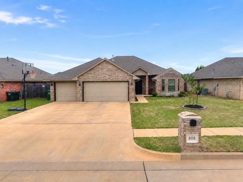 Photo of 809 Dover Mansion Road, Yukon, OK 73099 (MLS # 1225405)