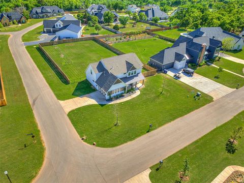 Photo of 280 Old Farm Road, Edmond, OK 73034 (MLS # 1228952)