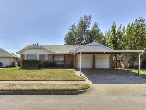 Photo of 712 W Silver Meadow Drive, Midwest City, OK 73110 (MLS # 1253604)