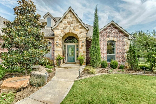 6814 VALLEY RIDGE DR, EDMOND, OK 73034 - Image ea02eae99c4defc668a236ac13b0d9b0/4046937780