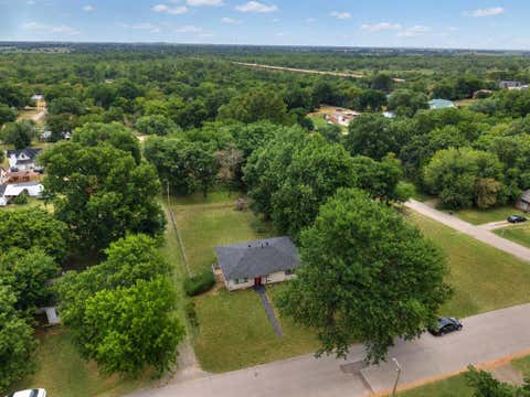Photo of 412 N 3rd Avenue, Purcell, OK 73080 (MLS # 1244302)