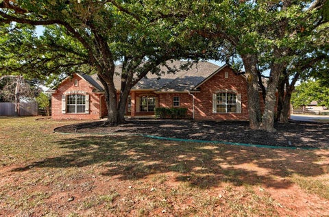Photo of 204 Persimmon Ridge Drive, Blanchard, OK 73010 (MLS # 1246338)