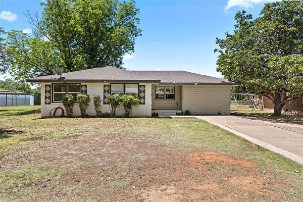 1208 N GRANT ST, CORDELL, OK 73632 - Image eb6e1e06daaa7294cdfa98bfc2cc4b2b/413846687