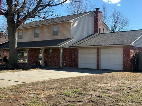 Photo of 813 SW 25th Street, El Reno, OK 73036 (MLS # 1224990)