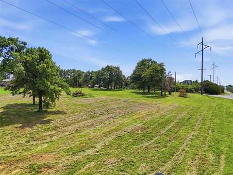 Photo of E Circle Drive, Choctaw, OK 73020 (MLS # 1232993)