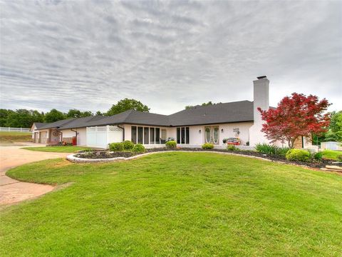 Photo of 2320 W Sorghum Mill Road, Edmond, OK 73025 (MLS # 1227210)