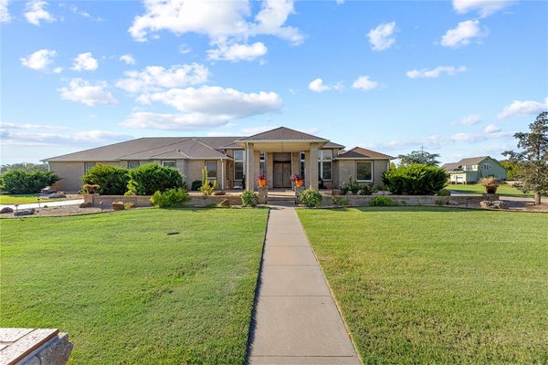 601 SPRING VALLEY LN, ENID, OK 73701 - Image ebcab4ebfd44deb66d0c9644bf022d5d/3704254938