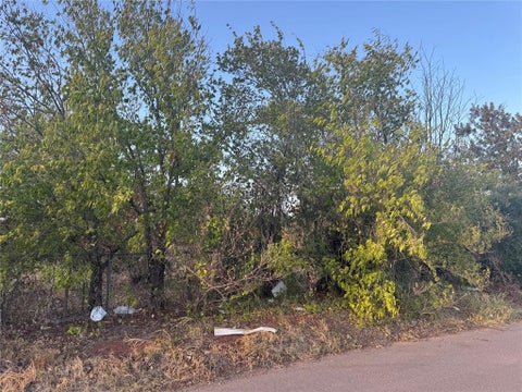 Photo of 1807 NE 35th Street, Oklahoma City, OK 73111 (MLS # 1249169)