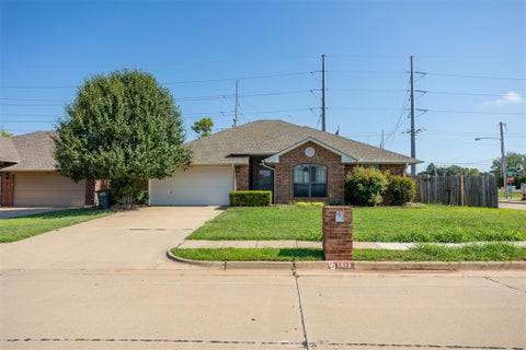 Photo of 1613 Pinnacle Lane, Edmond, OK 73003 (MLS # 1241357)