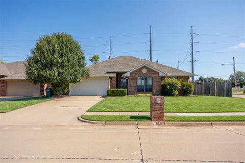 Photo of 1613 Pinnacle Lane, Edmond, OK 73003 (MLS # 1241357)