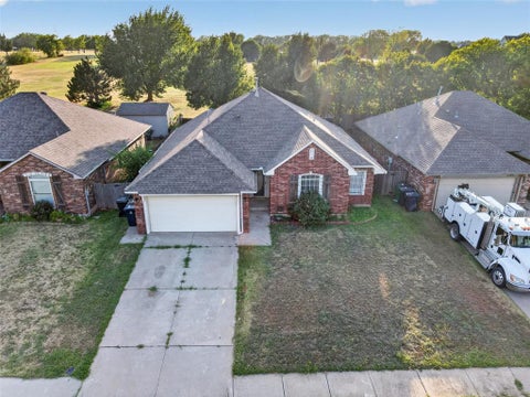Photo of 1309 Ethan Lane, Yukon, OK 73099 (MLS # 1246737)