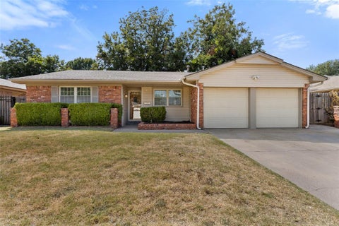 Photo of 1813 N Austin Avenue, Oklahoma City, OK 73127 (MLS # 1246083)