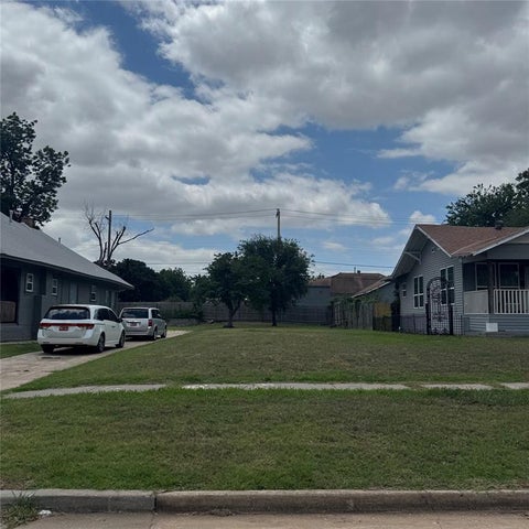 Photo of 1416 NW 24th Street, Oklahoma City, OK 73106 (MLS # 1236881)