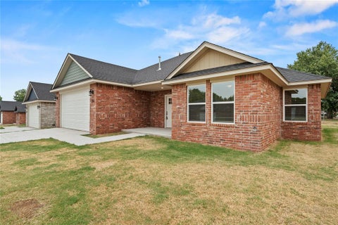 Photo of 204 E Abbot Lane, Mustang, OK 73064 (MLS # 1246299)