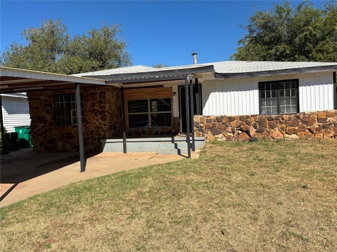 Photo of 3837 SW 39th Street, Oklahoma City, OK 73119 (MLS # 1253068)