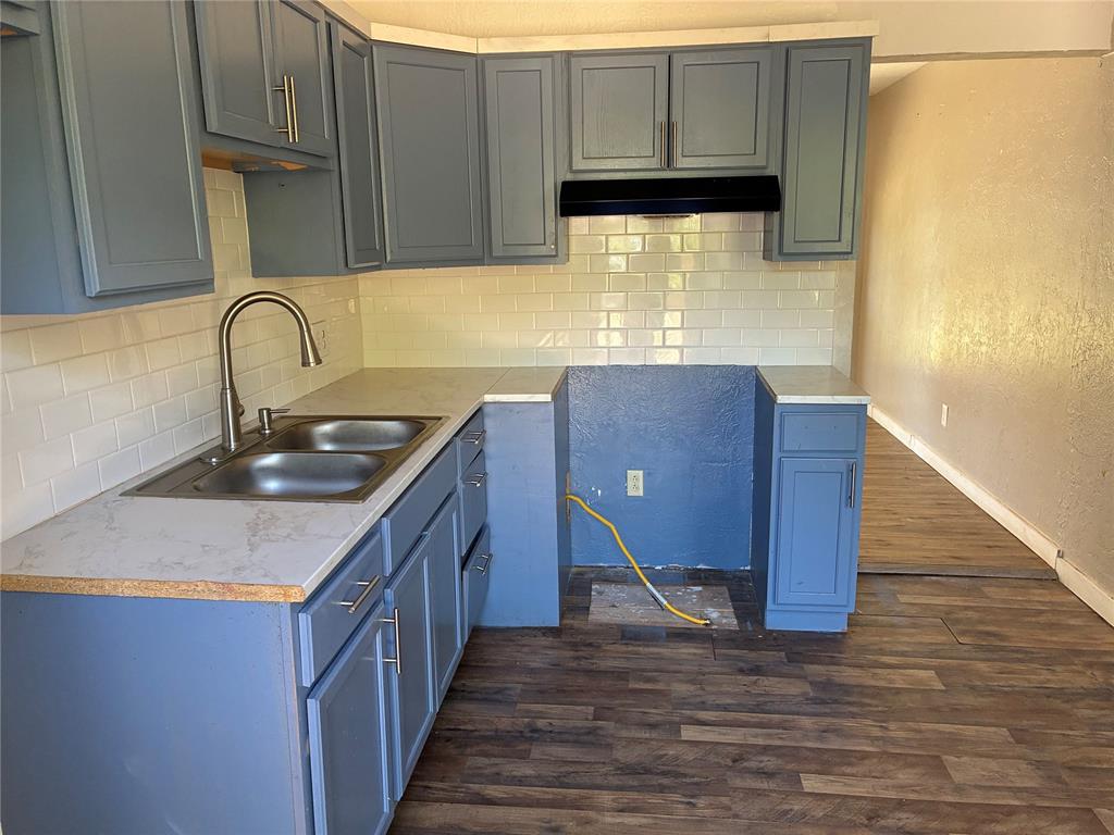 3837 SW 39th Street