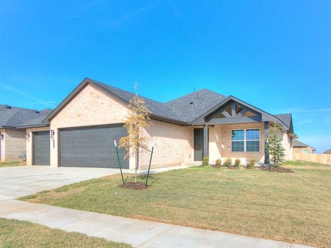 Photo of 12005 NW 120th Street, Yukon, OK 73099 (MLS # 1219762)