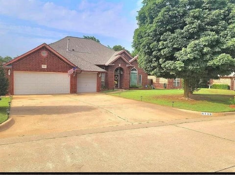 Photo of 9705 Southern Oaks Drive, Midwest City, OK 73130 (MLS # 1254149)