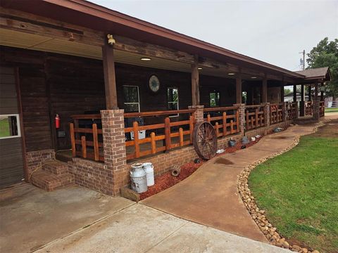 Photo of 108 Woodland Drive, Edmond, OK 73025 (MLS # 1235737)