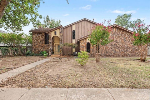 Photo of 1808 Brookhaven Boulevard, Norman, OK 73072 (MLS # 1243951)