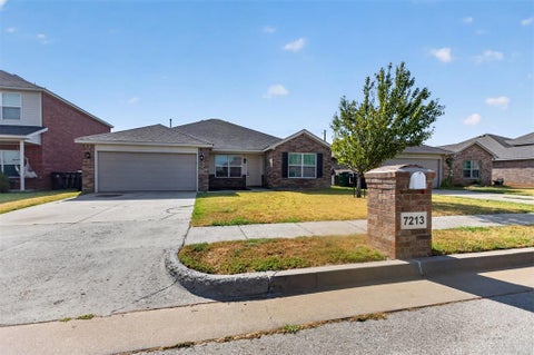 Photo of 7213 E Prairie Twyne Drive, Yukon, OK 73099 (MLS # 1247113)