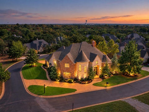 Photo of 1108 Shadow Wood Drive, Edmond, OK 73034 (MLS # 1253066)