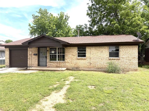 Photo of 1500 McDonald Drive, Midwest City, OK 73130 (MLS # 1226023)