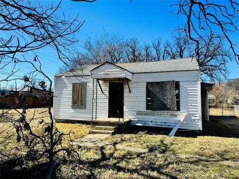 Photo of 1135 NE Grand Boulevard, Oklahoma City, OK 73117 (MLS # 1215559)