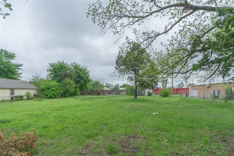 Photo of 1928 NW 7th Street, Oklahoma City, OK 73106 (MLS # 1232897)
