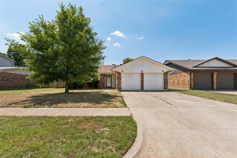 Photo of 213 S Silver Drive, Mustang, OK 73064 (MLS # 1244324)